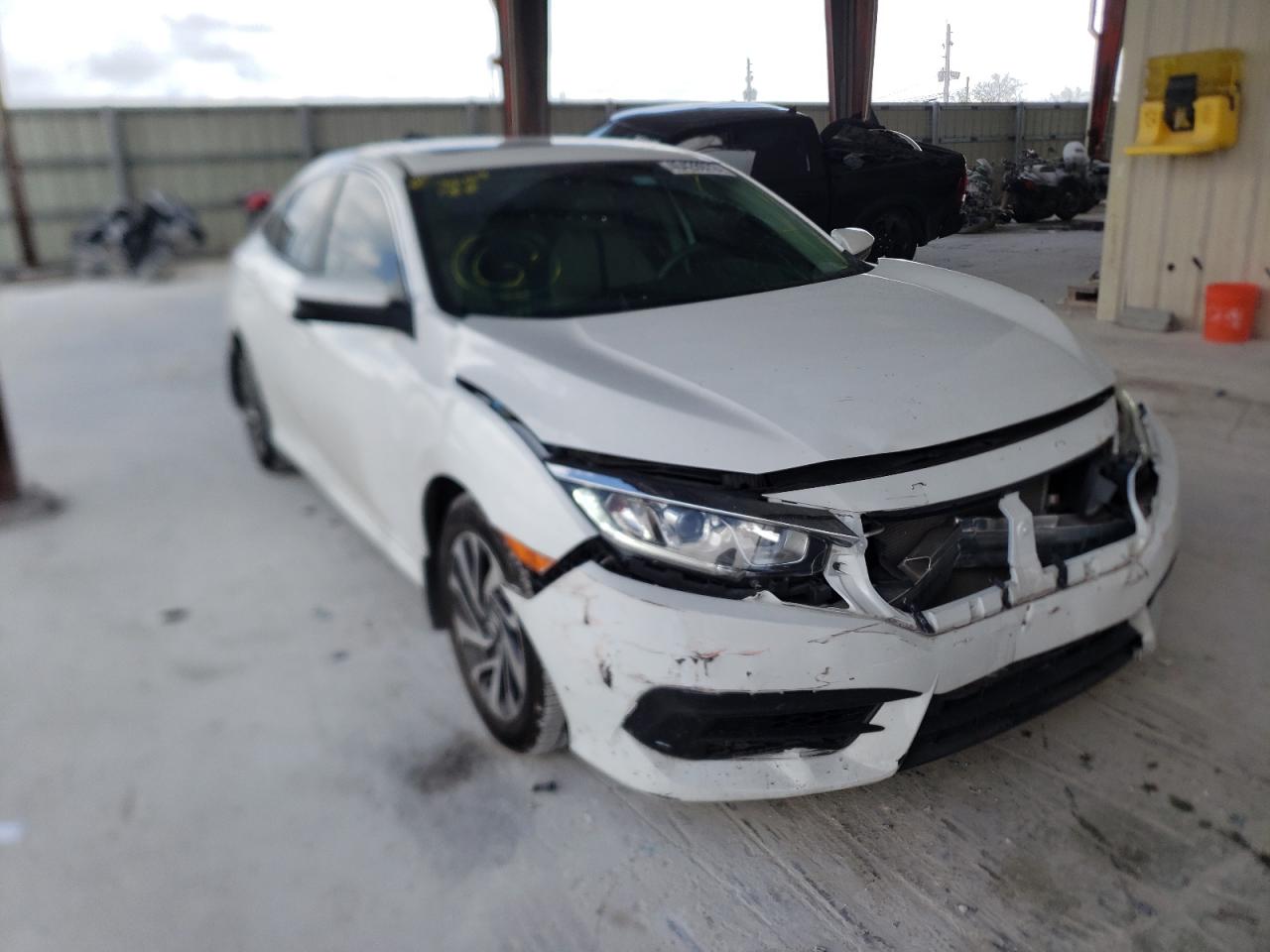 Foto 1 de la subasta – 2017 HONDA CIVIC EX con VIN 19XFC2F70HE211641