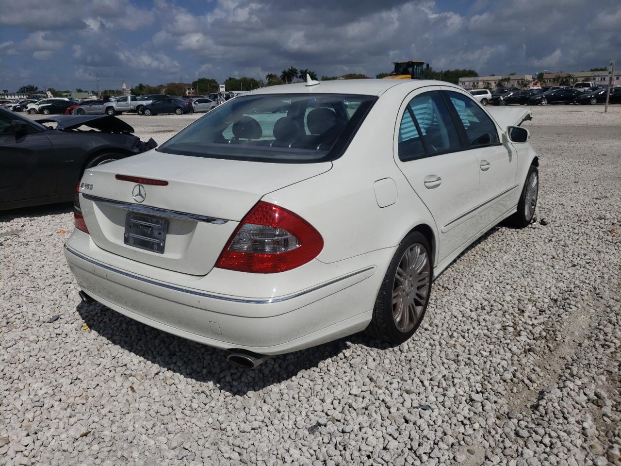 Photo 4 from auction – 2007 MERCEDES-BENZ E 350 with VIN WDBUF56X37B177902