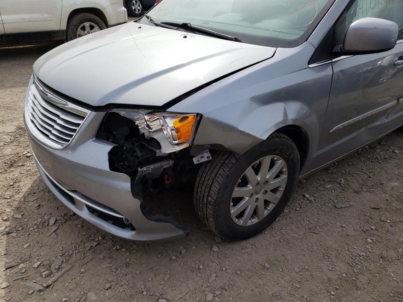 Photo 9 from auction – 2014 CHRYSLER TOWN & COU with VIN 2C4RC1BG3ER195345