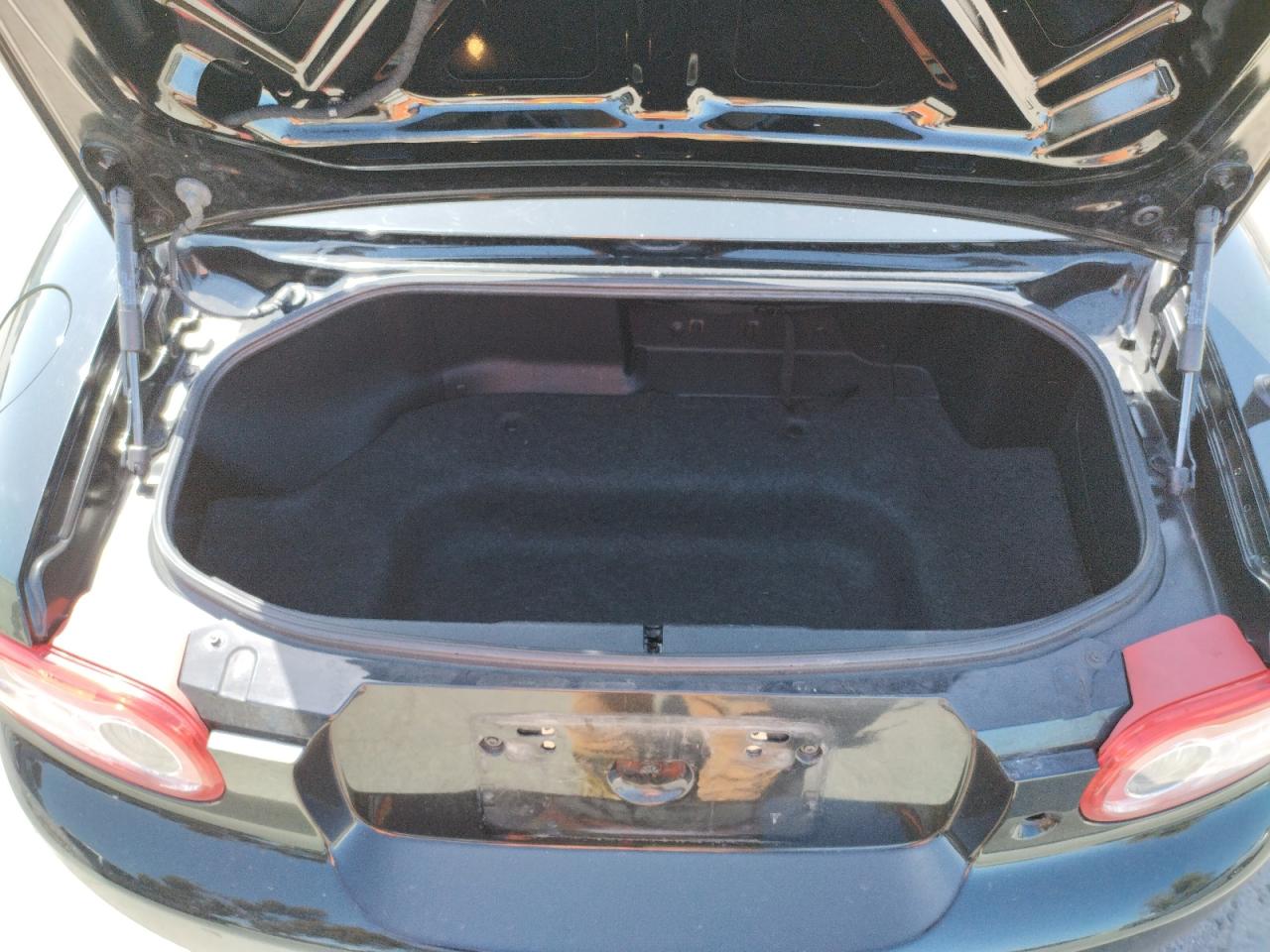 Zdjęcie 6 z aukcji – 2014 MAZDA MX-5 MIATA z VIN JM1NC2MF2E0234607