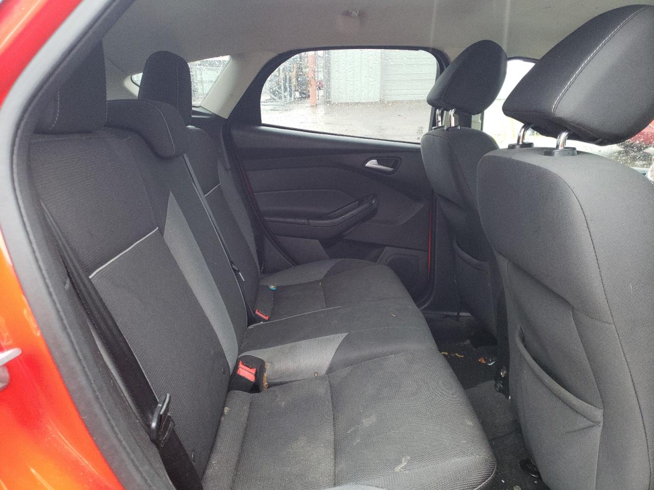 Photo 6 from auction – 2014 FORD FOCUS SE with VIN 1FADP3K26EL143074