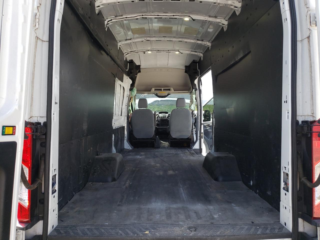 Photo 6 from auction – 2016 FORD TRANSIT T- with VIN 1FTRS4XV9GKA72369