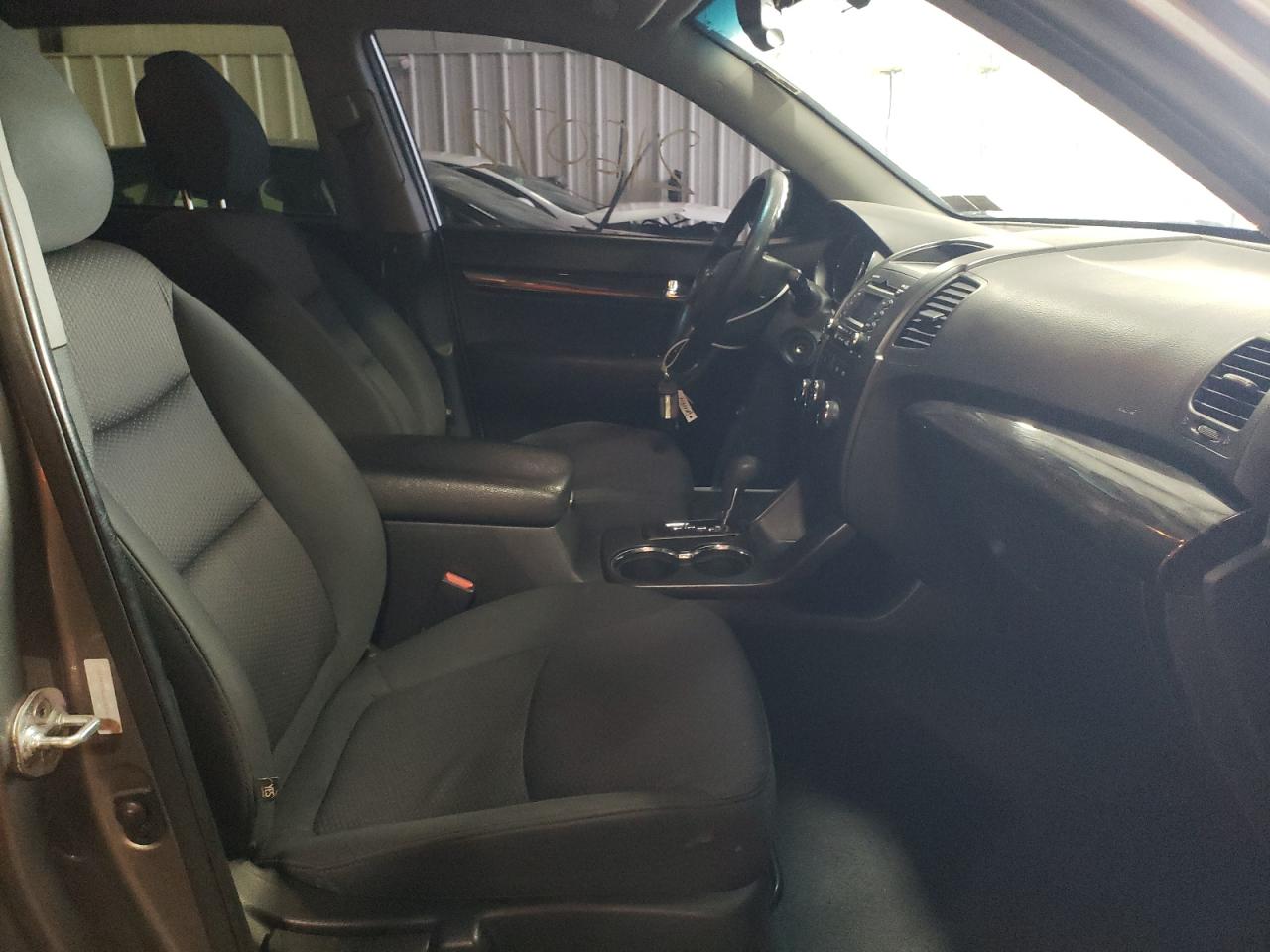 Photo 5 from auction – 2012 KIA SORENTO BA with VIN 5XYKTCA66CG230550