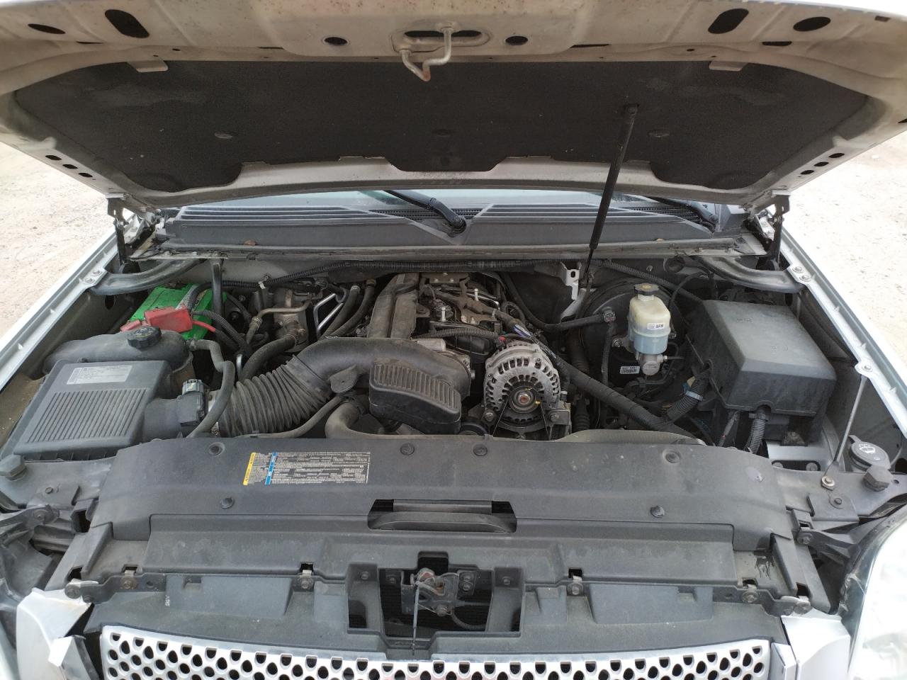 Photo 7 from auction – 2010 GMC YUKON DENA with VIN 1GKUCEEFXAR261575