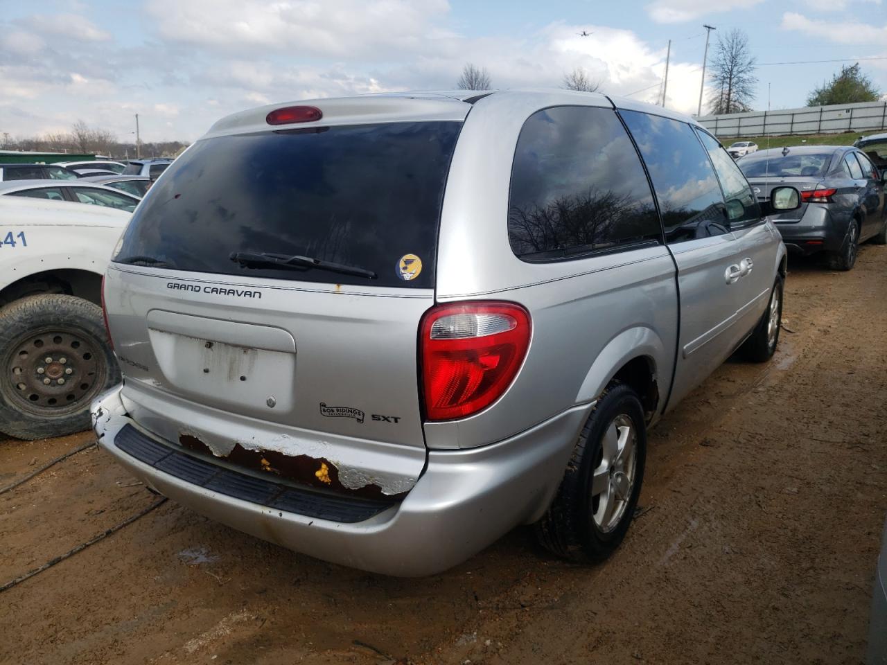 Photo 4 from auction – 2007 DODGE GRAND CARA with VIN 2D4GP44L97R241385