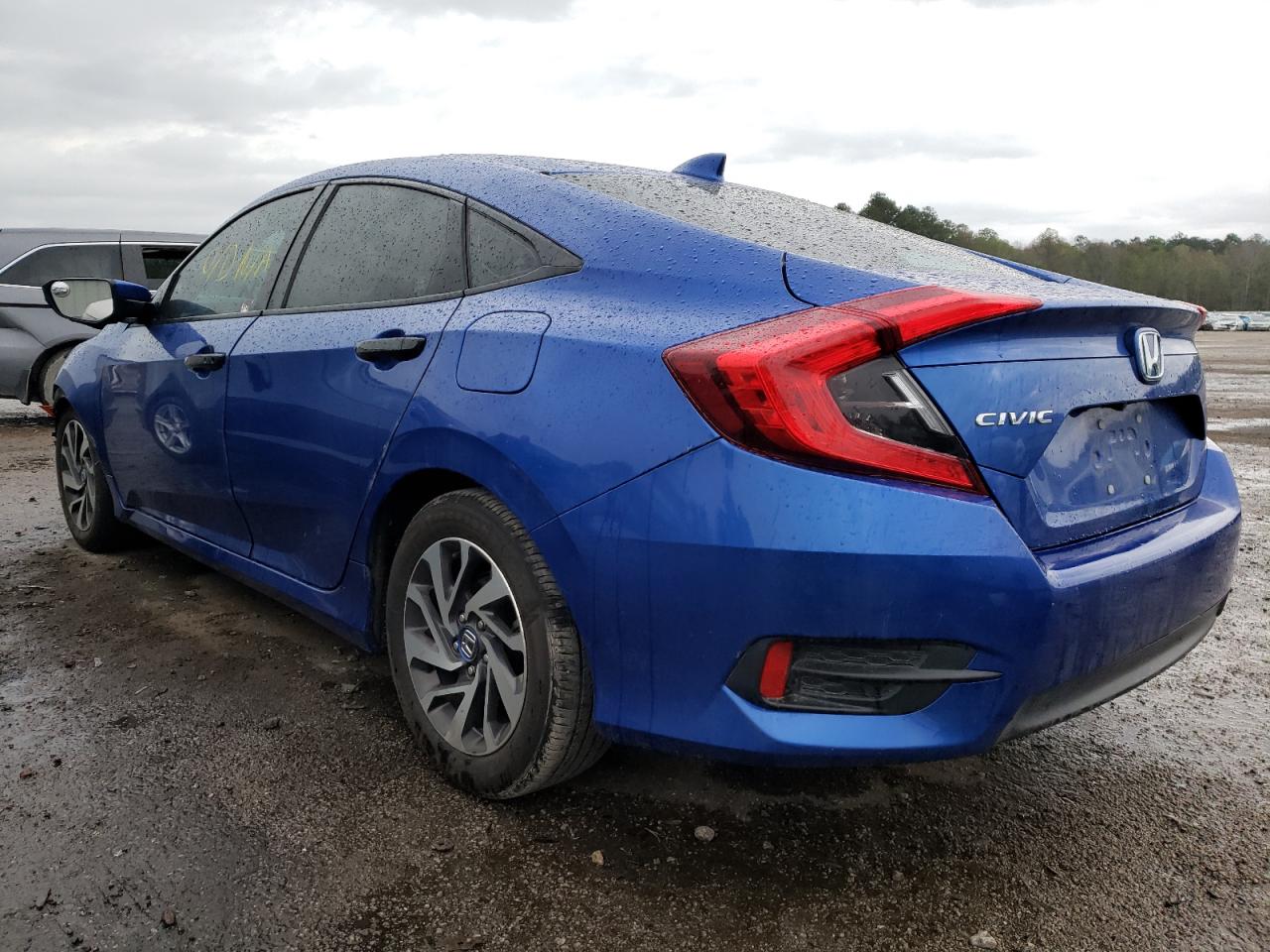 Photo 3 from auction – 2018 HONDA CIVIC EX with VIN 19XFC2F71JE014824