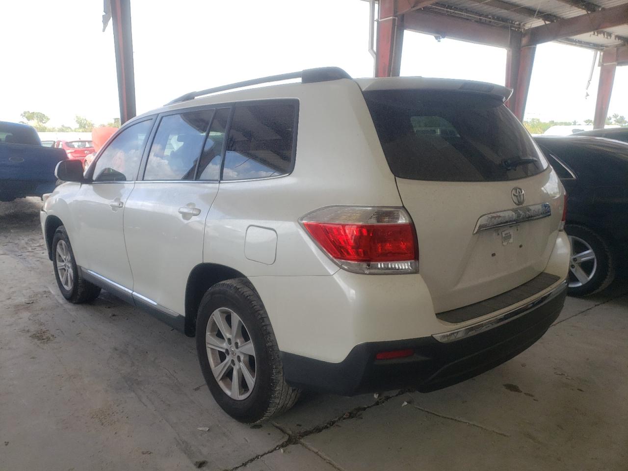 Photo 3 from auction – 2013 TOYOTA HIGHLANDER with VIN 5TDZK3EH5DS095465