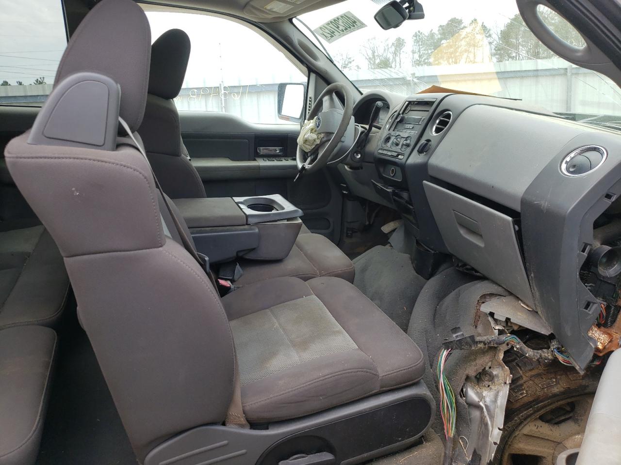 Photo 5 from auction – 2006 FORD F150 with VIN 1FTPX14516FA11102