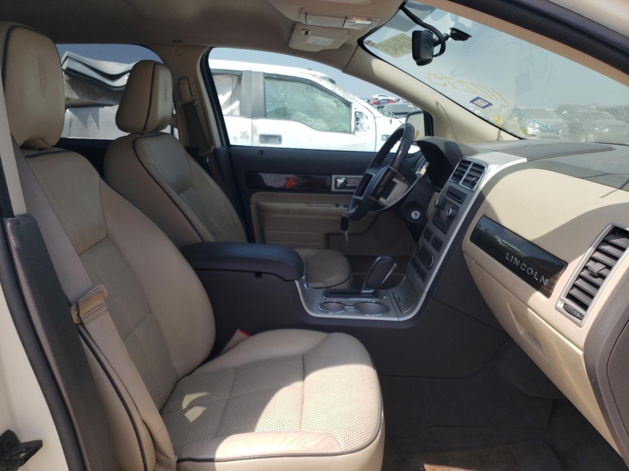 Photo 5 from auction – 2008 LINCOLN MKX with VIN 2LMDU68C38BJ39251