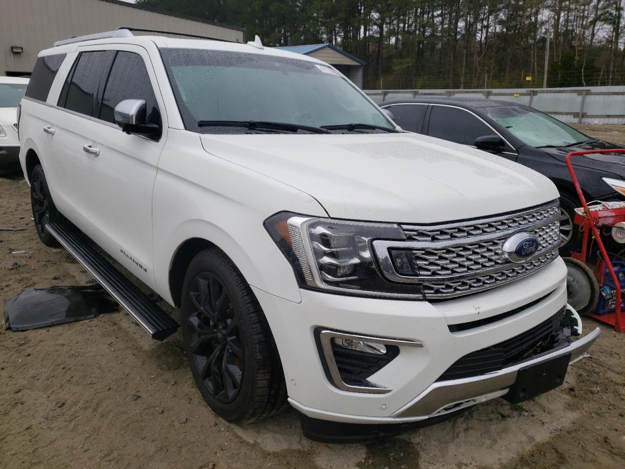 FORD EXPEDITION 2020 with VIN 1FMJK1MT2LEA17555 - Photo from auction