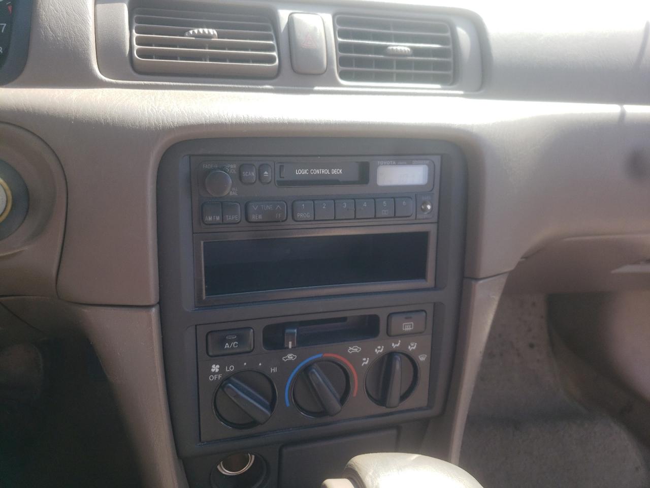 Photo 9 from auction – 1997 TOYOTA CAMRY LE with VIN JT2BF22KXV0046078