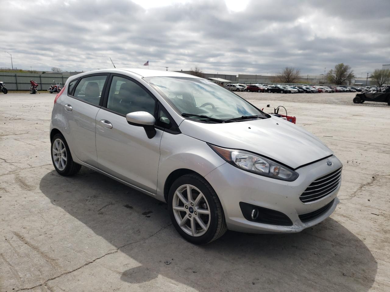 FORD FIESTA SE 2019 with VIN 3FADP4EJ7KM137867 - Photo from auction