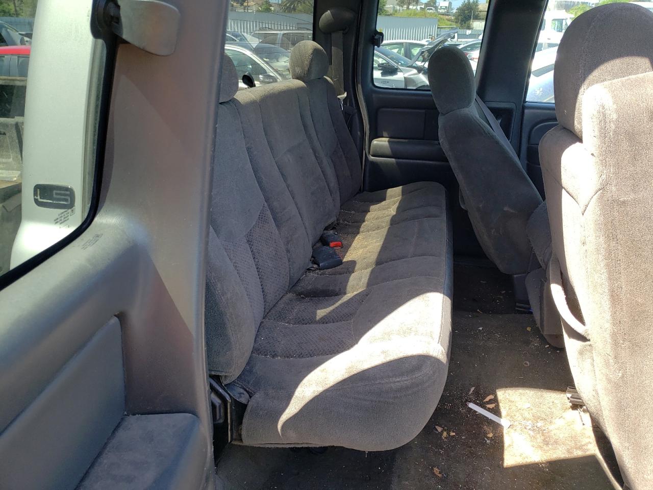 Photo 6 from auction – 2004 CHEVROLET SILVERADO with VIN 2GCEC19T341307849