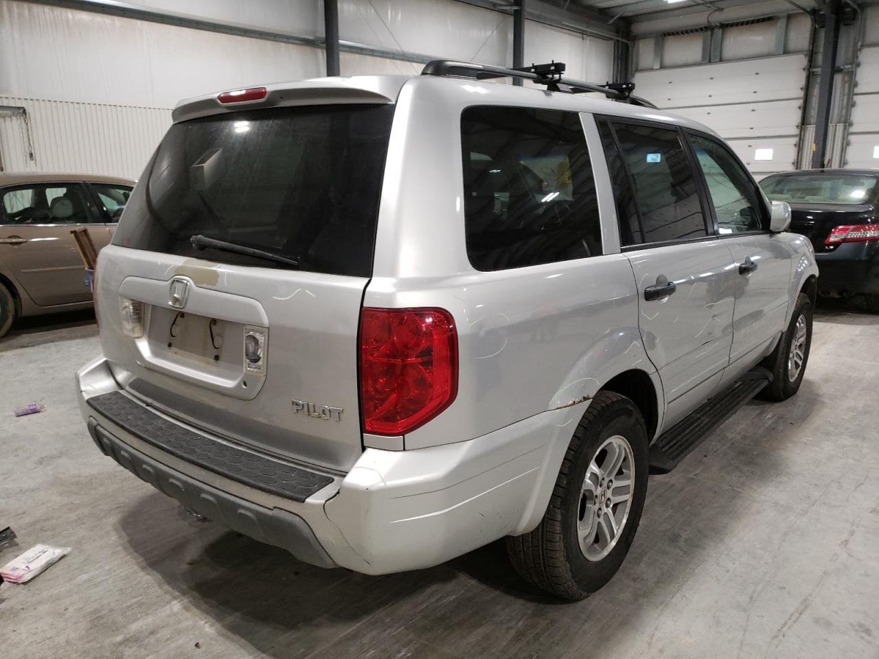 Photo 4 from auction – 2005 HONDA PILOT EXL with VIN 2HKYF18685H525608
