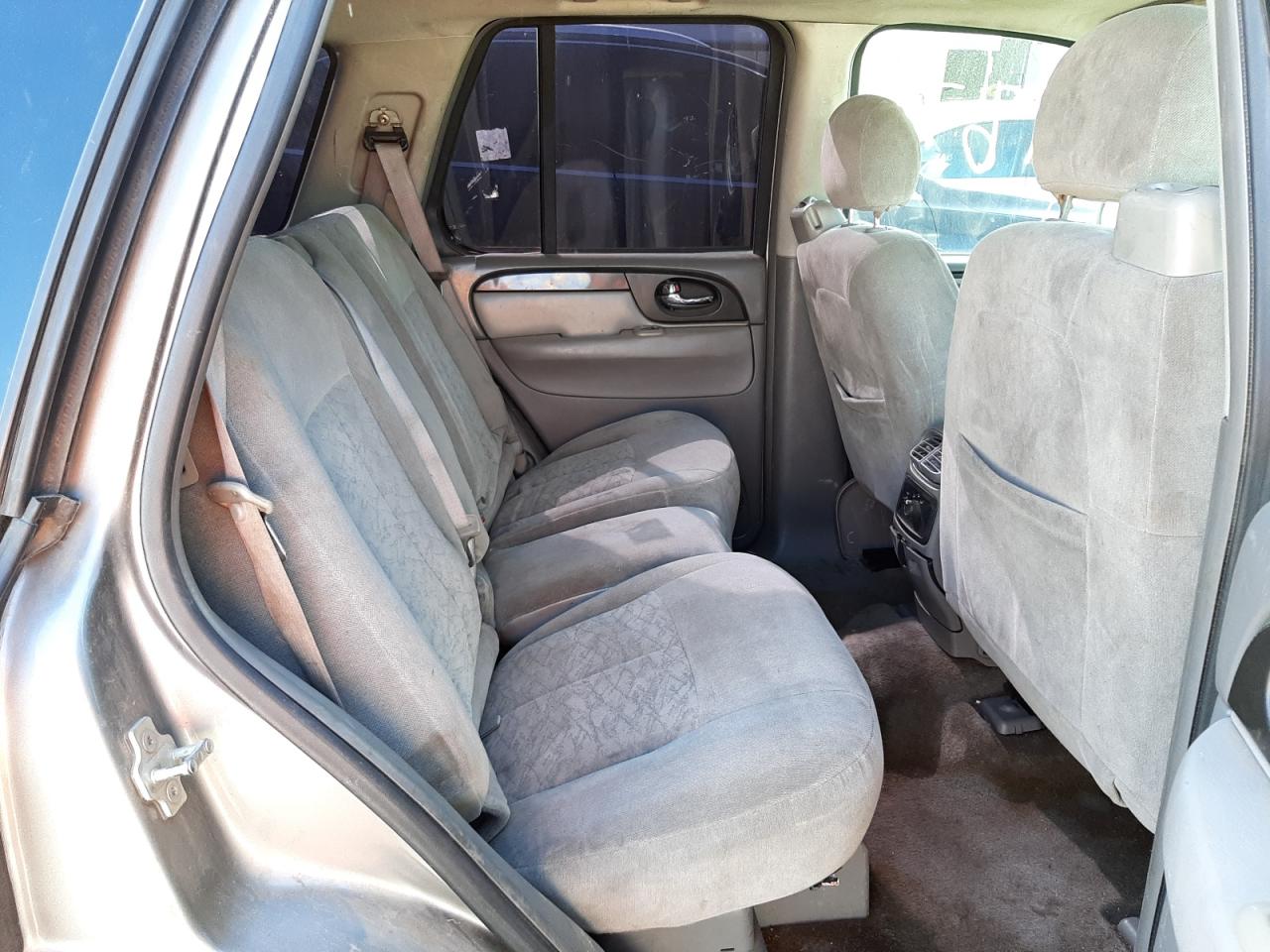 Photo 6 from auction – 2005 GMC ENVOY with VIN 1GKDT13S352125926
