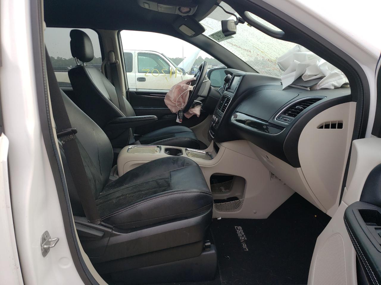 Photo 5 from auction – 2017 DODGE GRAND CARA with VIN 2C4RDGCG8HR799881