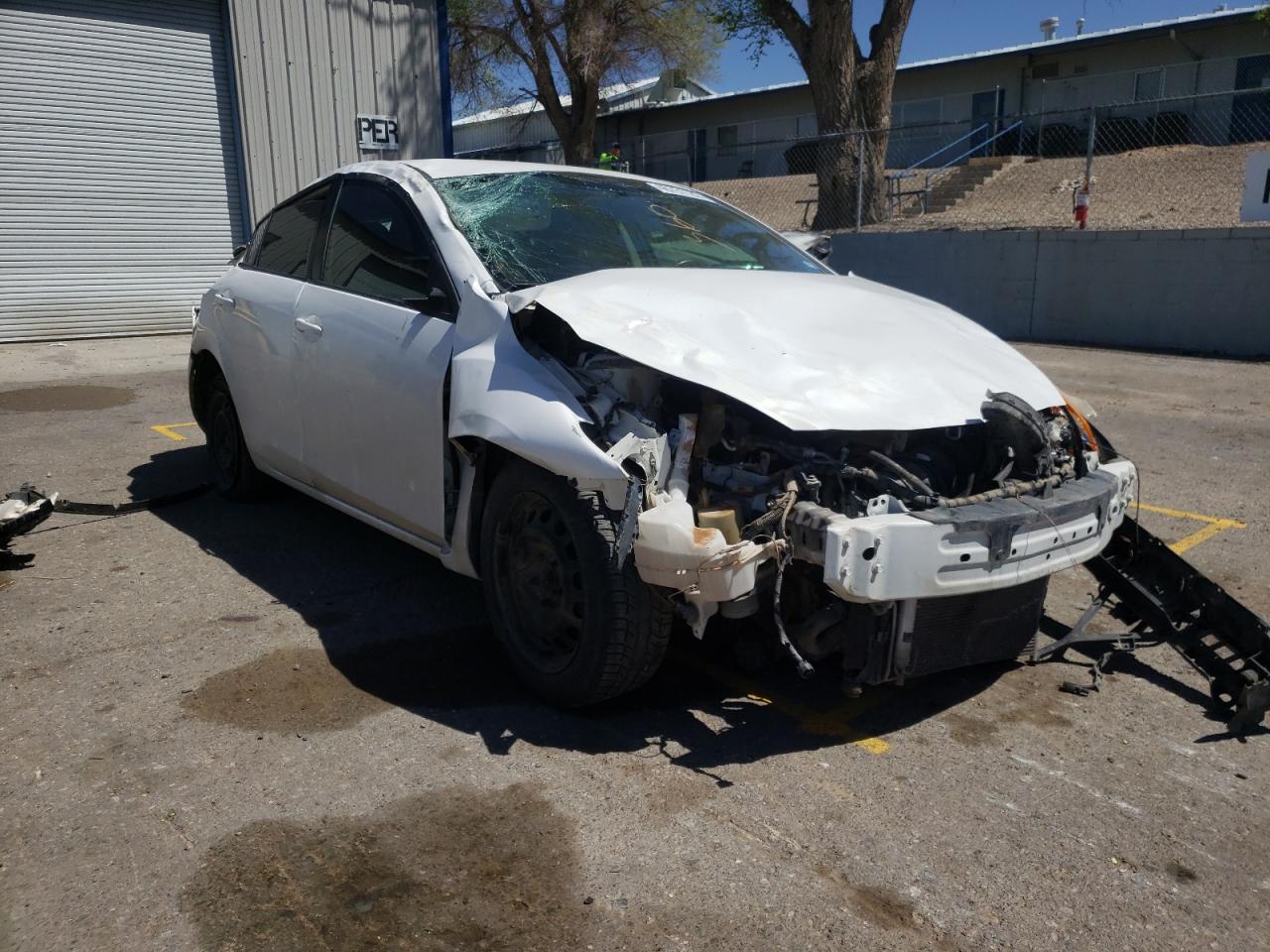 MAZDA 3 I 2010 مع رقم تعريف المركبة JM1BL1SG9A1300972 - صورة من المزاد