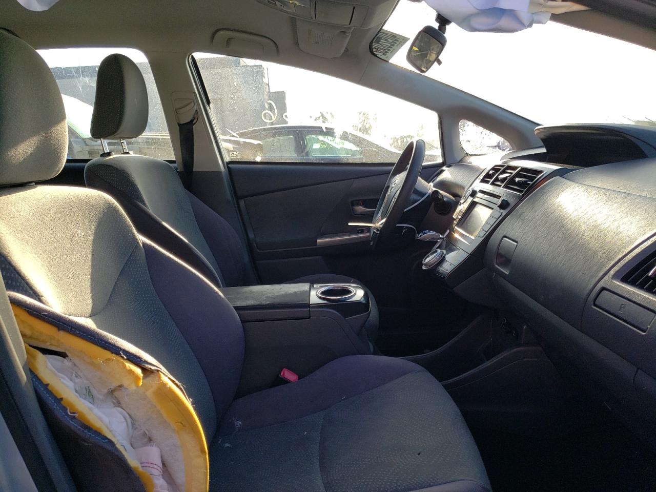 Photo 5 from auction – 2013 TOYOTA PRIUS V with VIN JTDZN3EU3D3265540