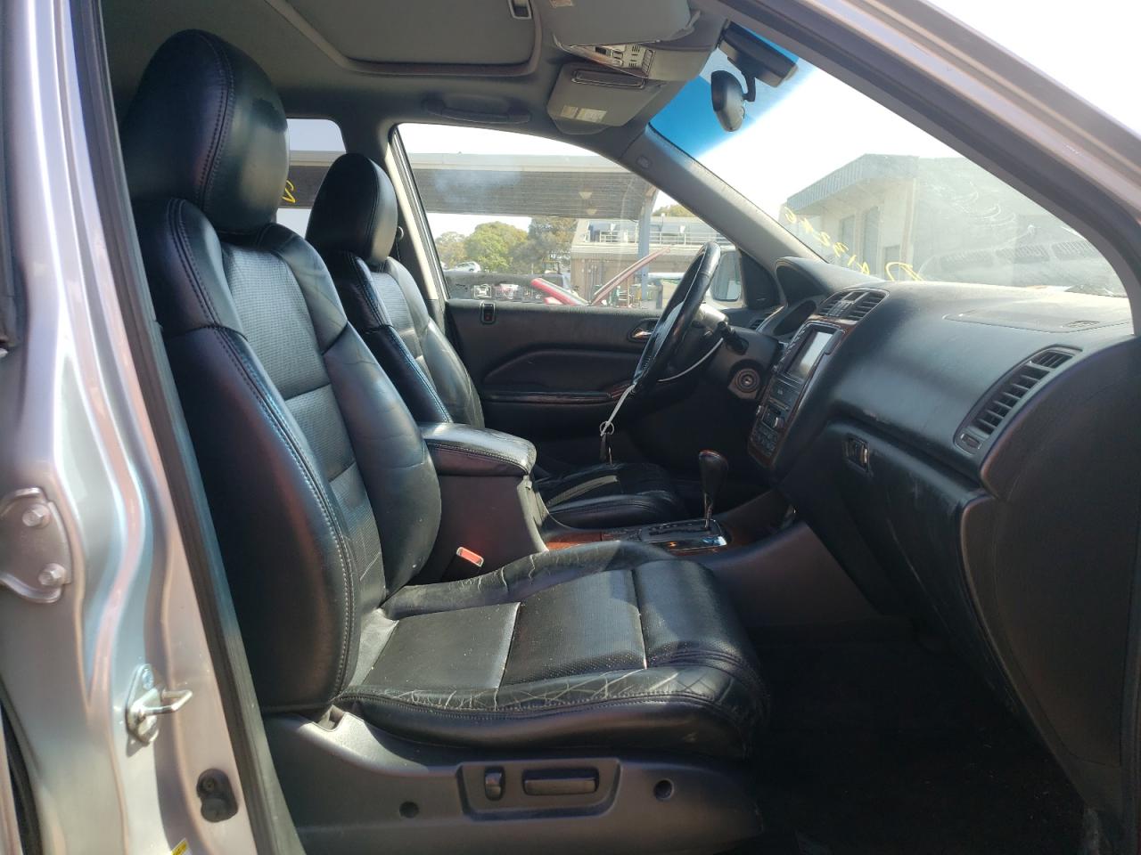 Photo 5 from auction – 2005 ACURA MDX TOURIN with VIN 2HNYD18875H521950