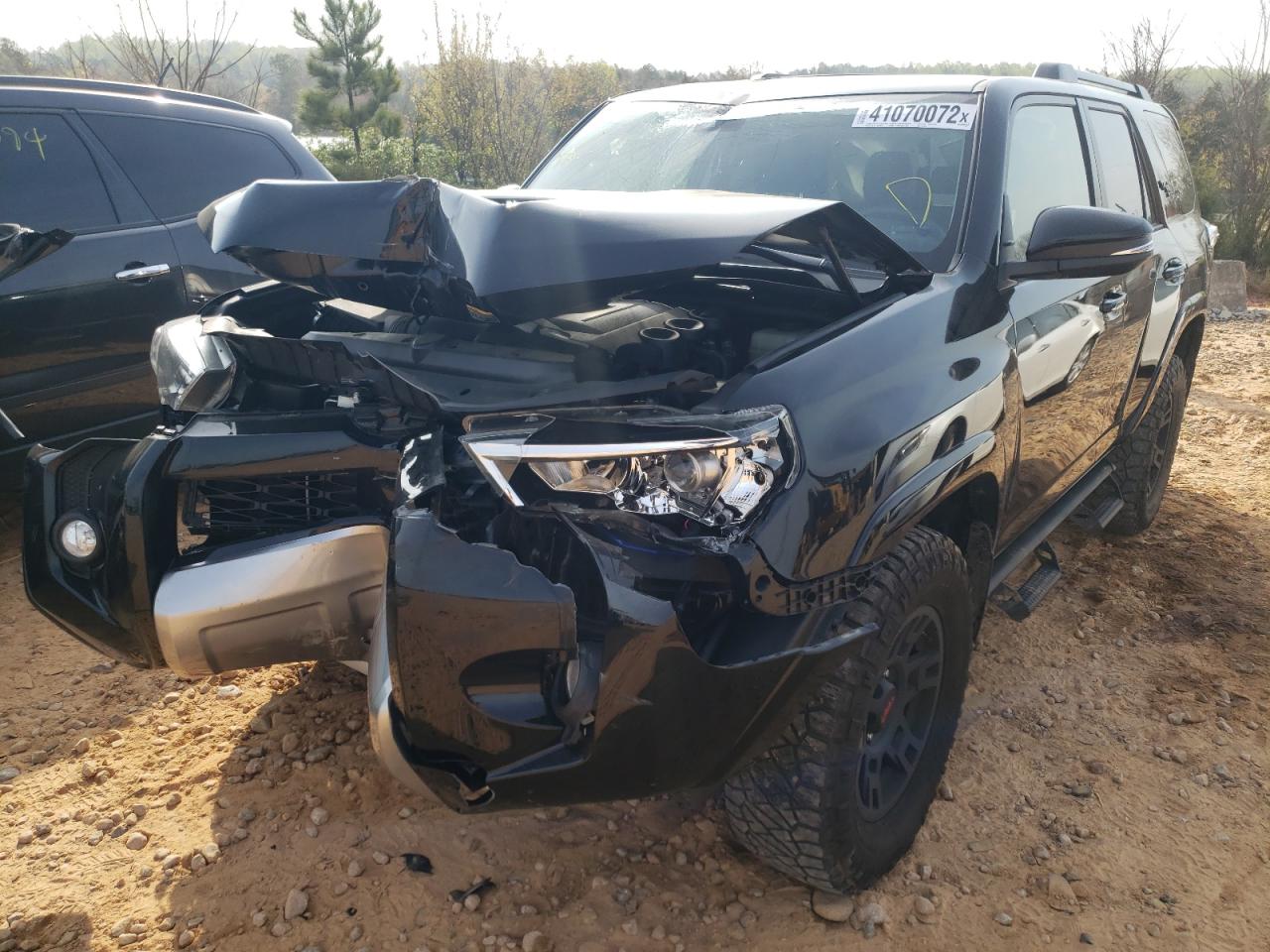 Photo 2 from auction – 2020 TOYOTA 4RUNNER SR with VIN JTEBU5JR9L5757859