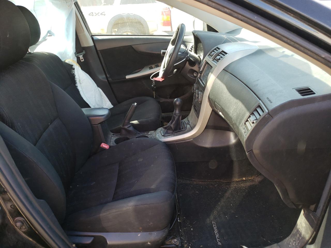 Photo 5 from auction – 2011 TOYOTA CARROLLA with VIN 2T1BU4EE9BC602834