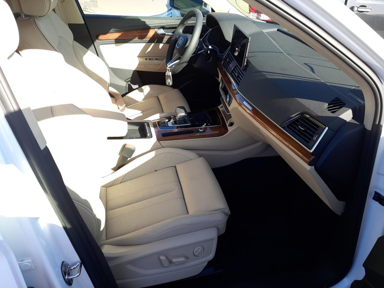 Photo 5 from auction – 2022 AUDI Q5 with VIN WA1FAAFY7N2054234