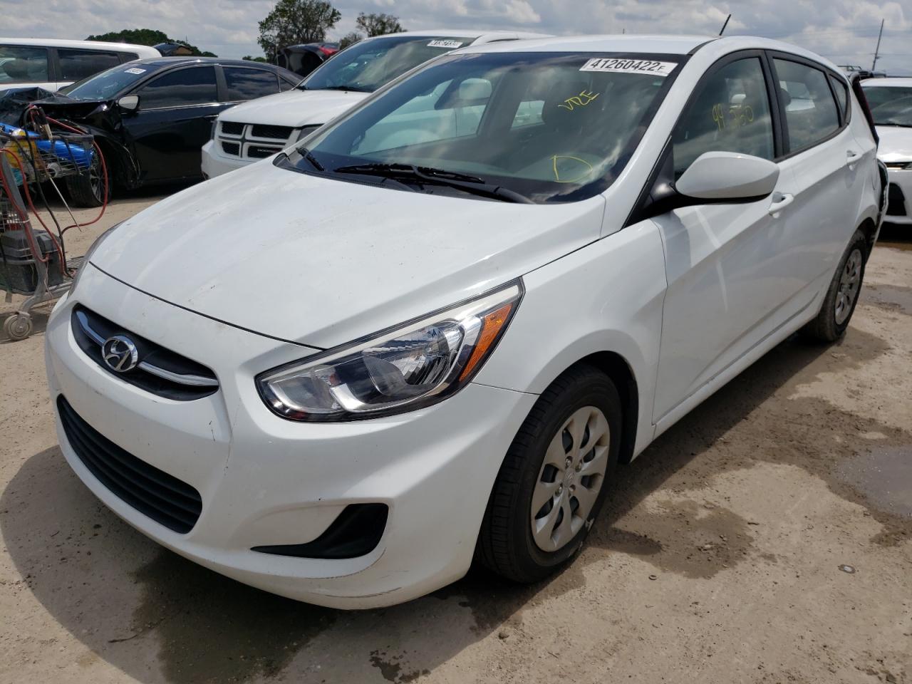 Photo 2 from auction – 2017 HYUNDAI ACCENT SE with VIN KMHCT5AE3HU320473