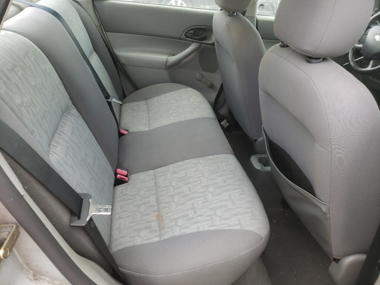 Photo 6 from auction – 2005 FORD FOCUS ZX4 with VIN 1FAFP34N95W178982