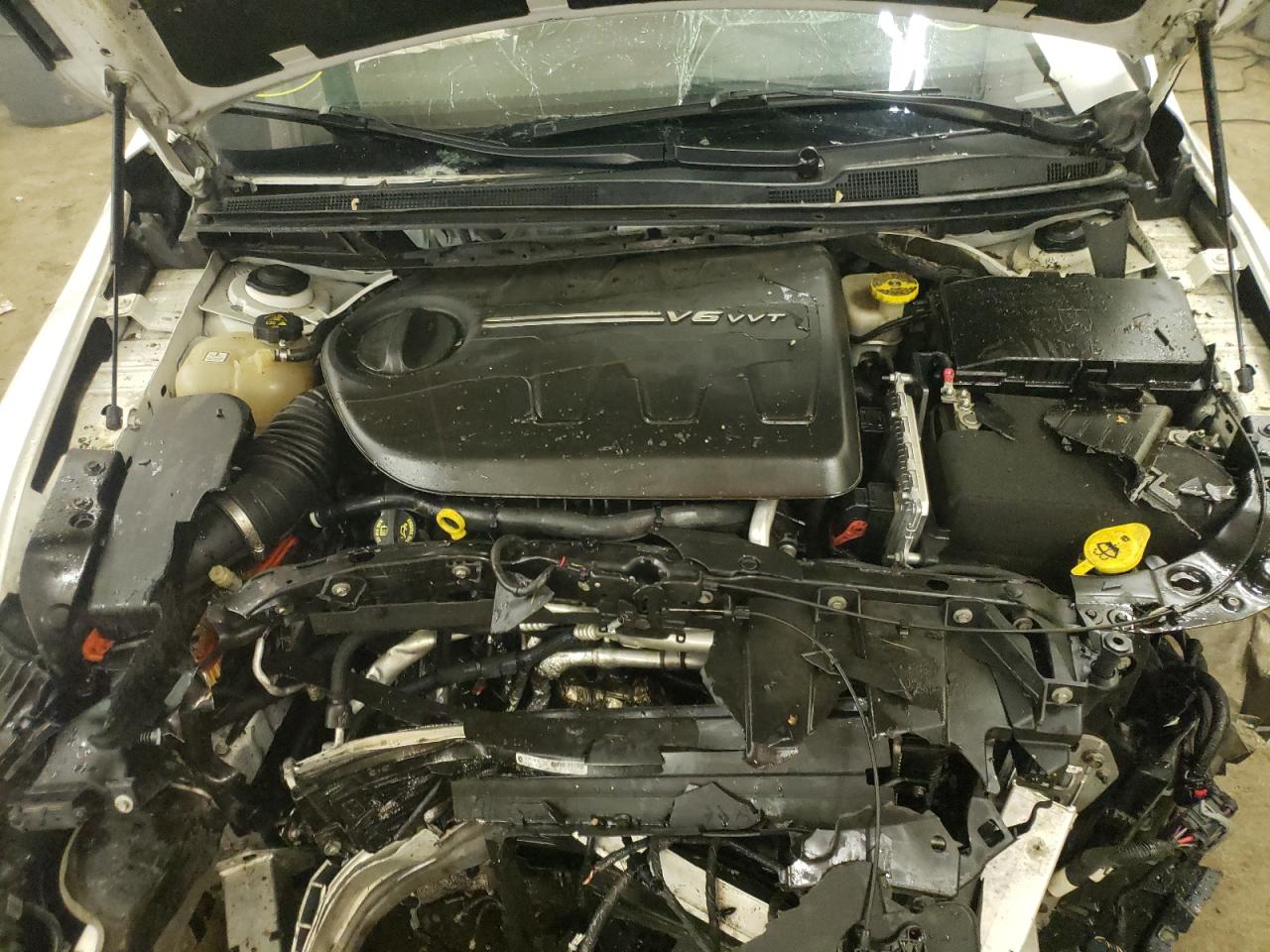 Photo 7 from auction – 2015 CHRYSLER 200 C with VIN 1C3CCCCG7FN569538