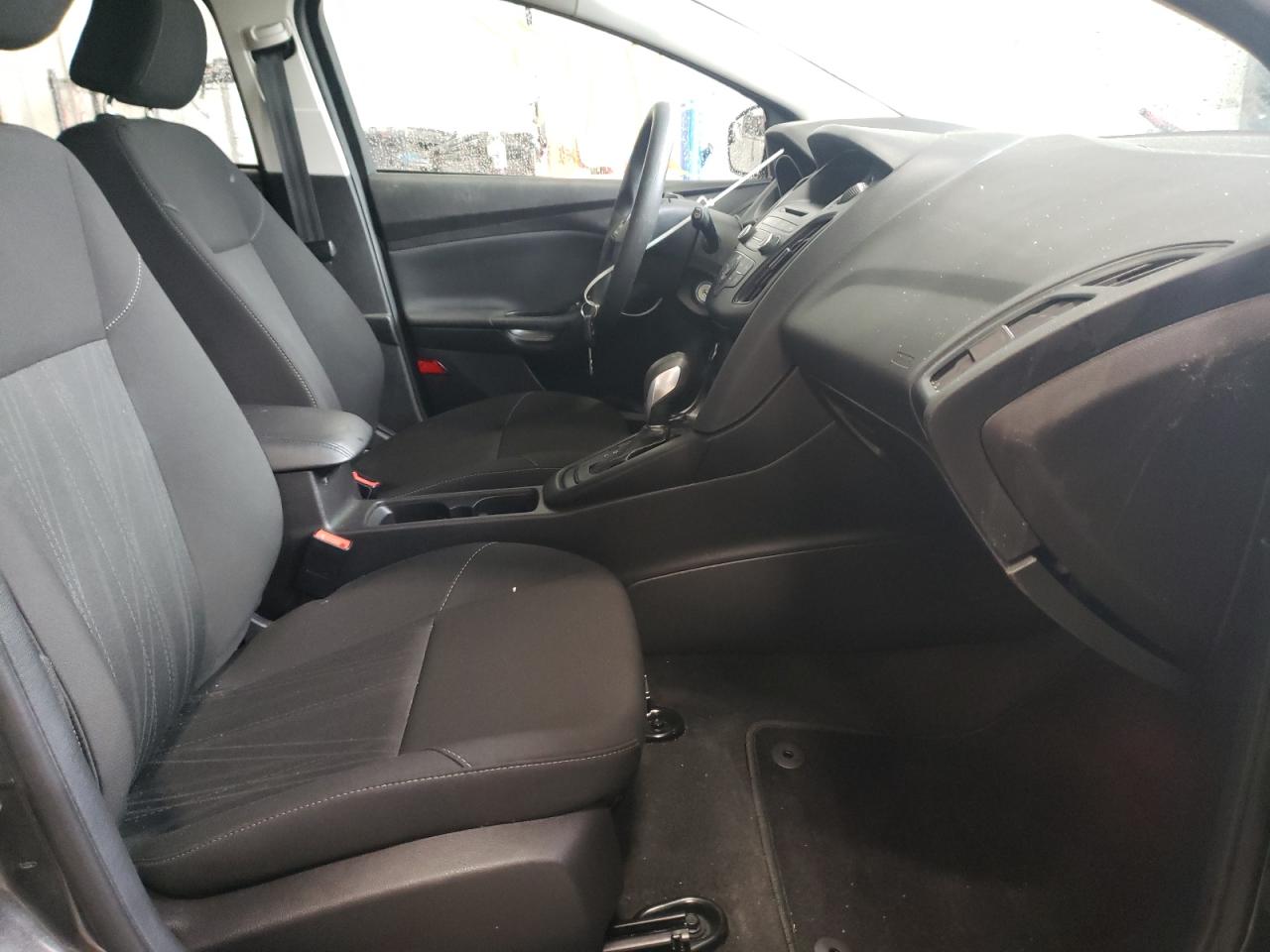 Photo 5 from auction – 2017 FORD FOCUS SE with VIN 1FADP3K25HL303711
