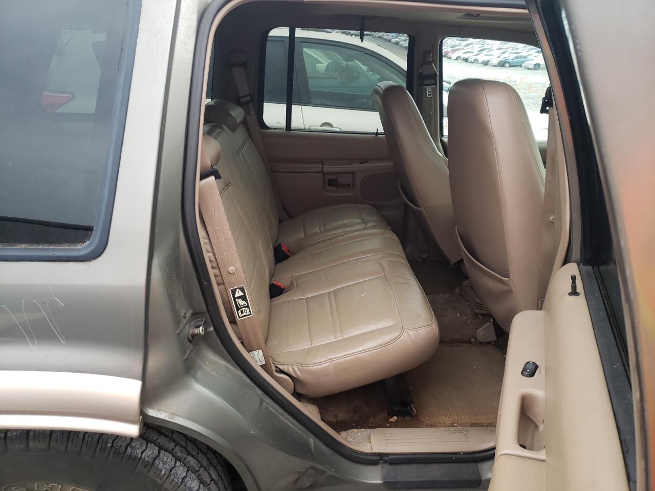 Photo 6 from auction – 2000 FORD EXPLORER E with VIN 1FMZU74E4YZA03500