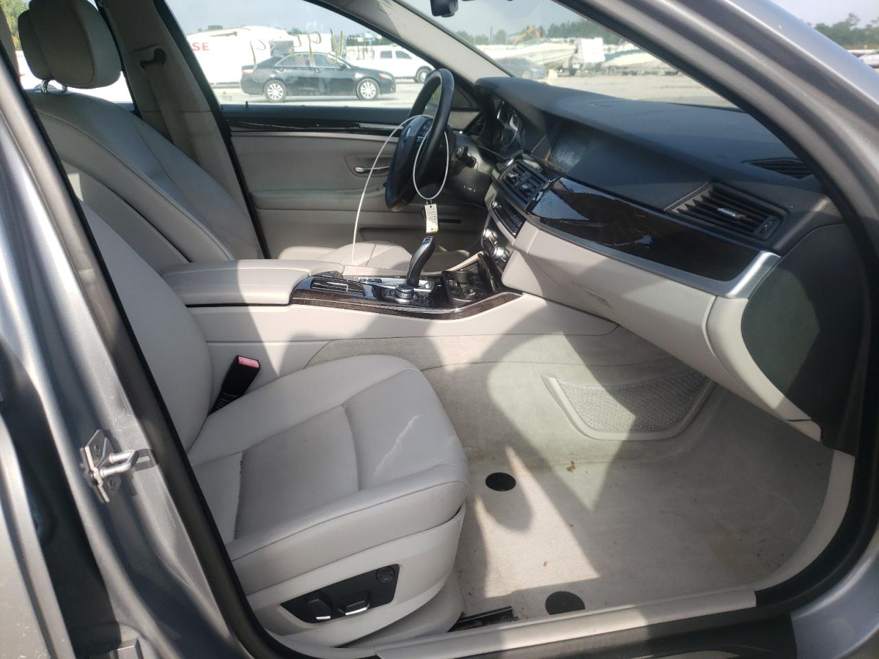 Photo 5 from auction – 2012 BMW 528 I with VIN WBAXG5C51CDW66244