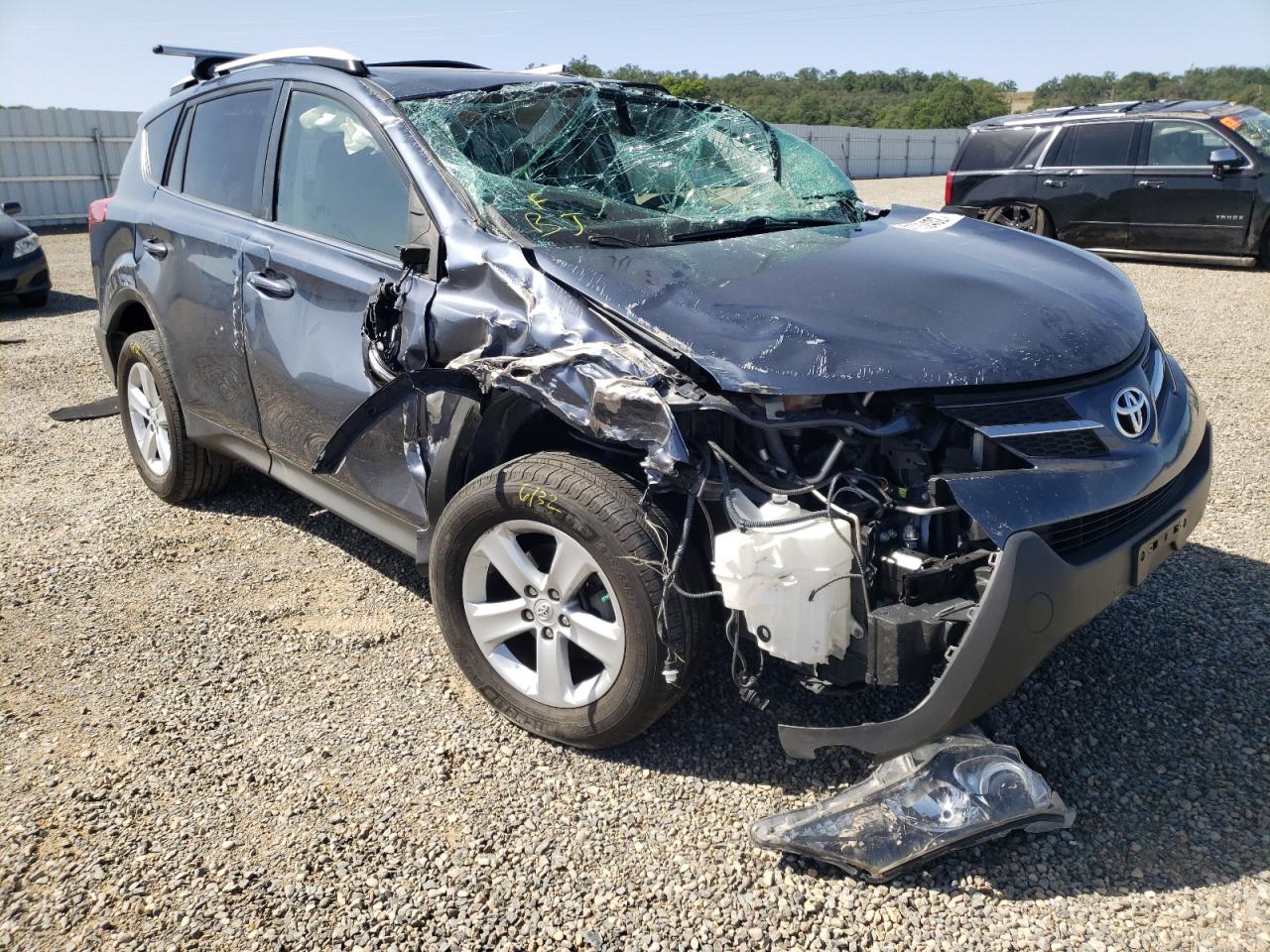 Photo 9 from auction – 2014 TOYOTA RAV4 XLE with VIN JTMWFREV4ED039935