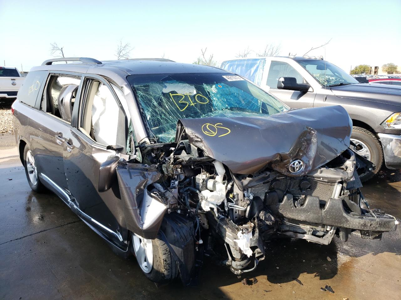 TOYOTA SIENNA LE 2015 with VIN 5TDKK3DC5FS540376 - Photo from auction