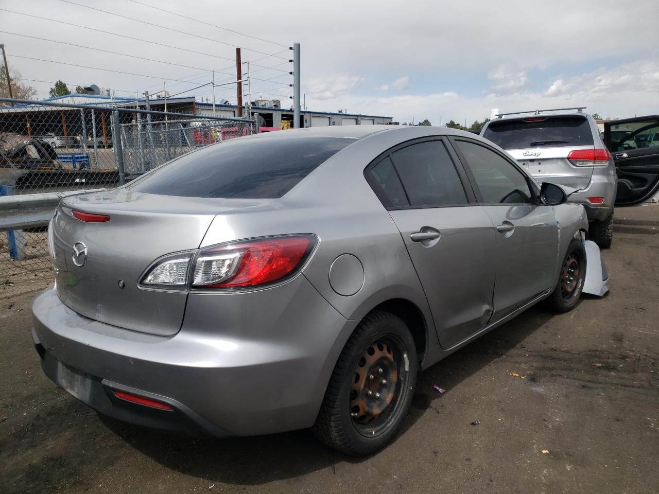 Photo 4 from auction – 2011 MAZDA 3 I with VIN JM1BL1UF2B1415970