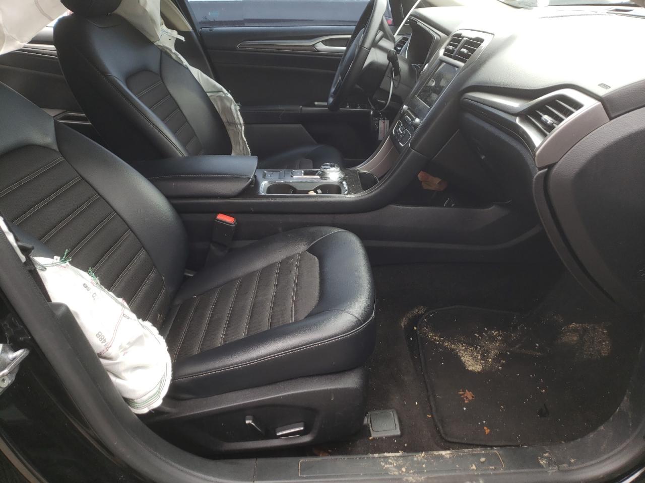 Photo 5 from auction – 2017 FORD FUSION SE with VIN 3FA6P0H79HR394266