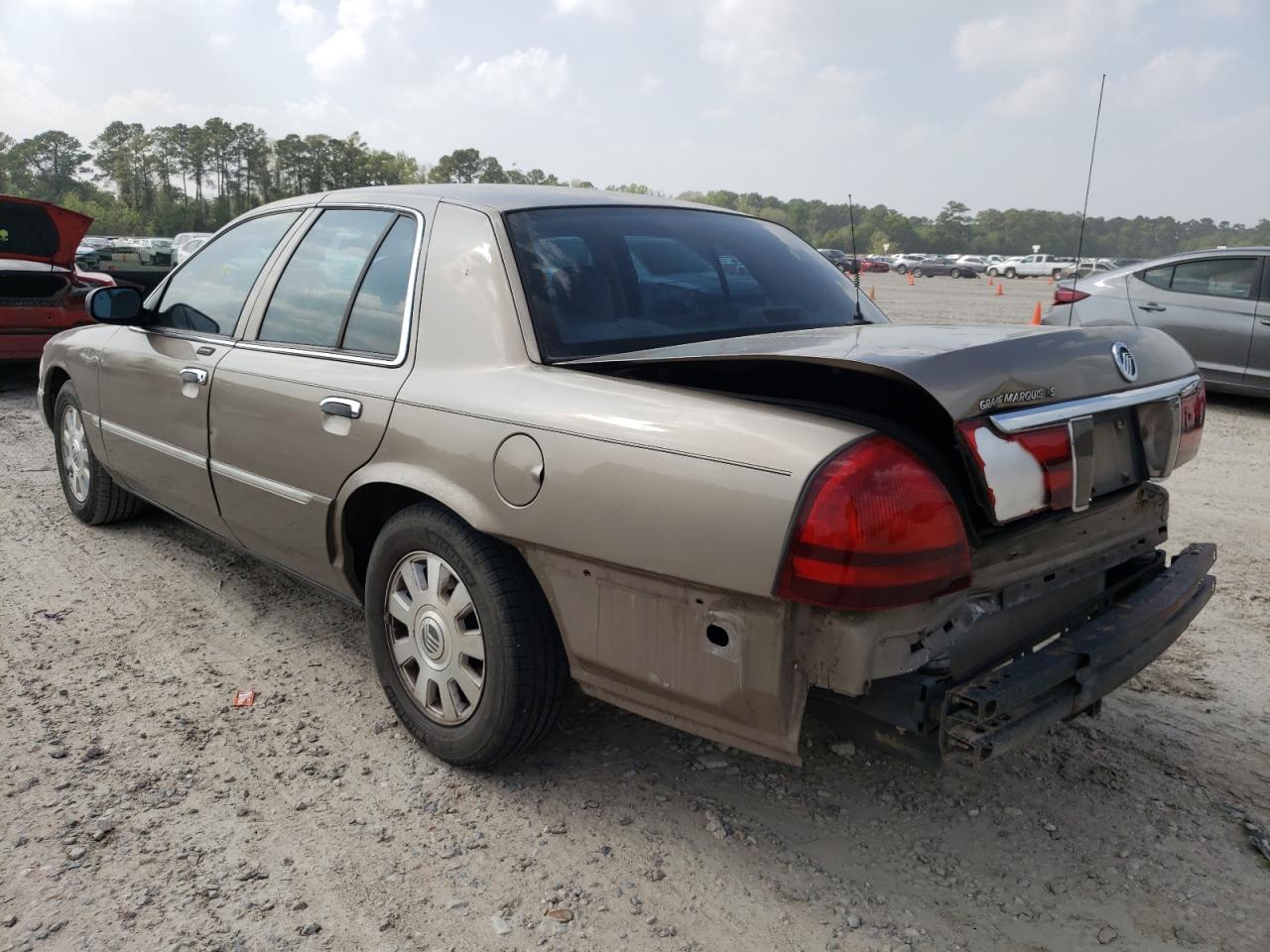 Photo 3 from auction – 2005 MERCURY GRAND MARQ with VIN 2MEFM75W15X660981