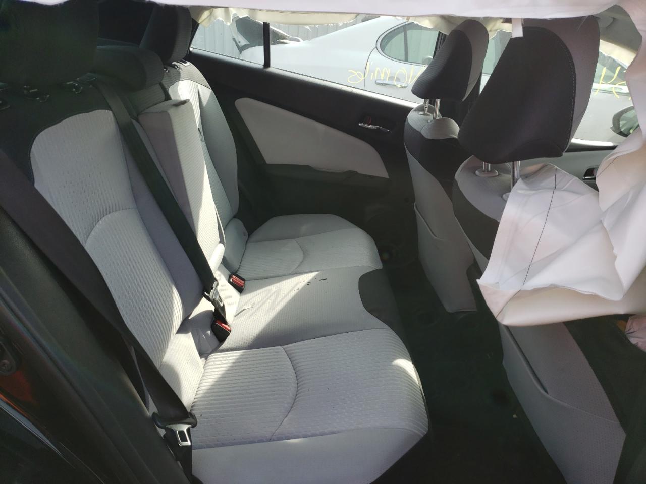 Photo 6 from auction – 2016 TOYOTA PRIUS with VIN JTDKARFUXG3517660