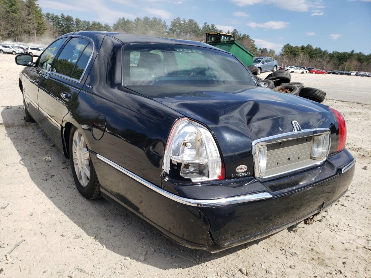 Photo 3 from auction – 2011 LINCOLN TOWN CAR with VIN 2LNBL8EV4BX757664