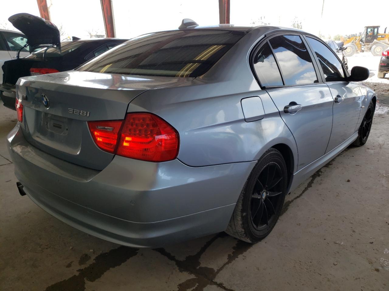 Photo 4 from auction – 2010 BMW 328 I with VIN WBAPH7G5XANM54310