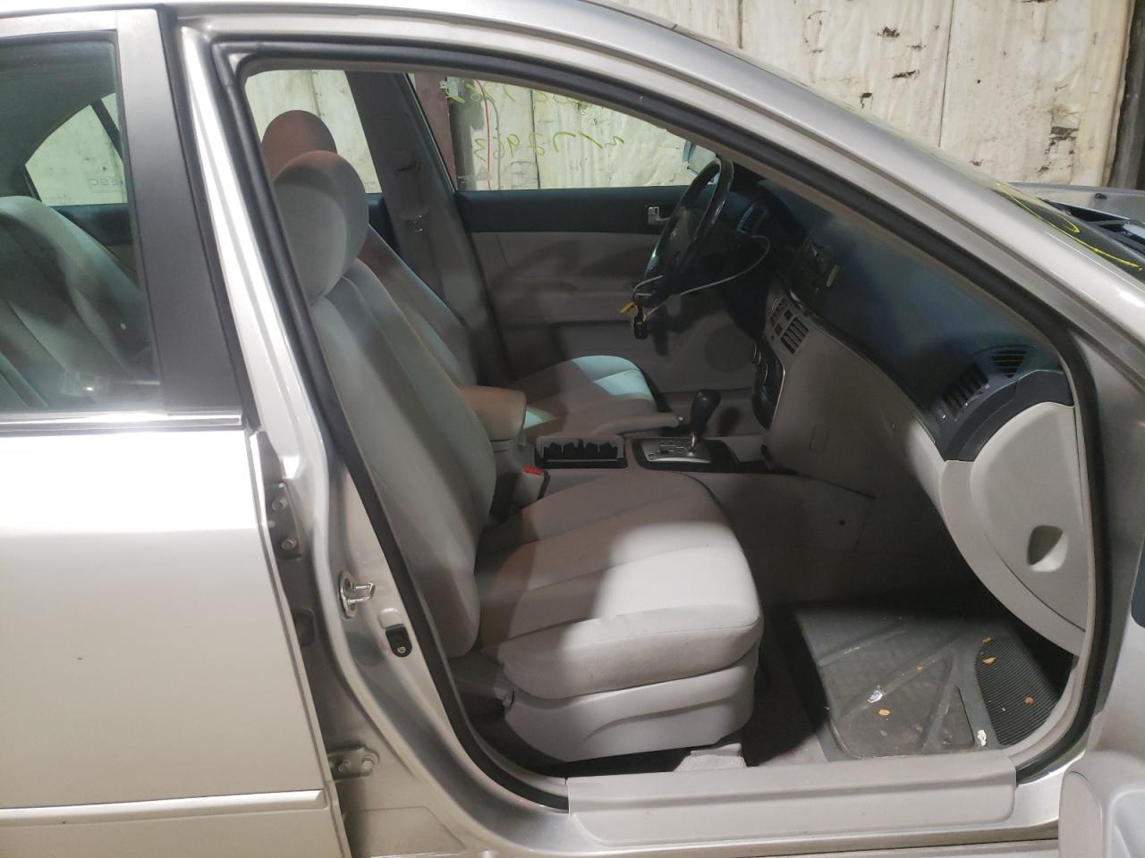Photo 5 from auction – 2008 HYUNDAI SONATA SE with VIN 5NPEU46F88H398568