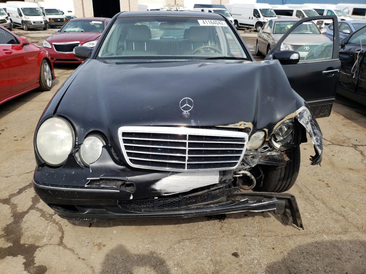 Photo 7 from auction – 2001 MERCEDES-BENZ E 320 with VIN WDBJF65J61B208251