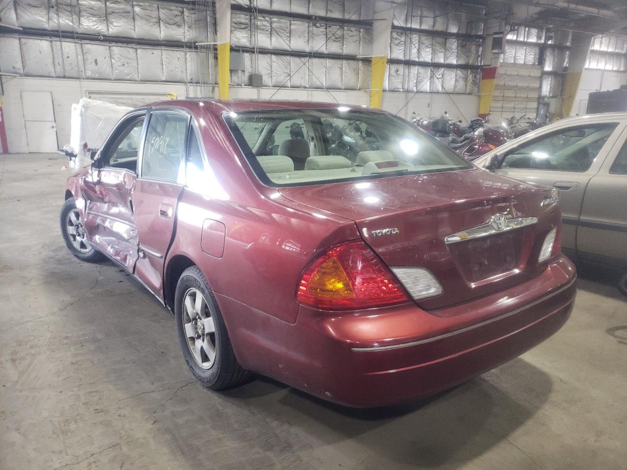 Photo 3 from auction – 2000 TOYOTA AVALON XL with VIN 4T1BF28B5YU033679