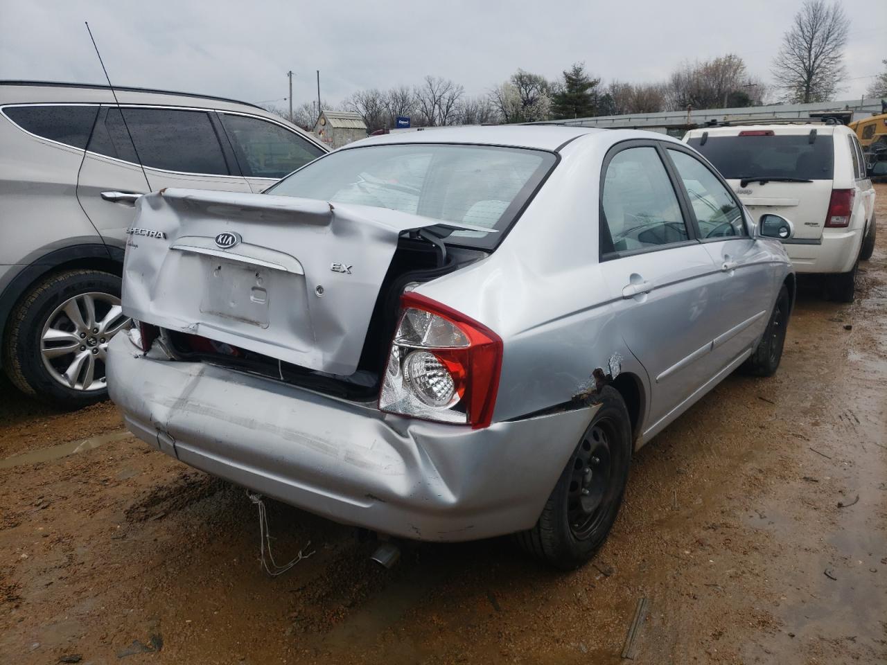 Photo 4 from auction – 2005 KIA SPECTRA LX with VIN KNAFE121555151415