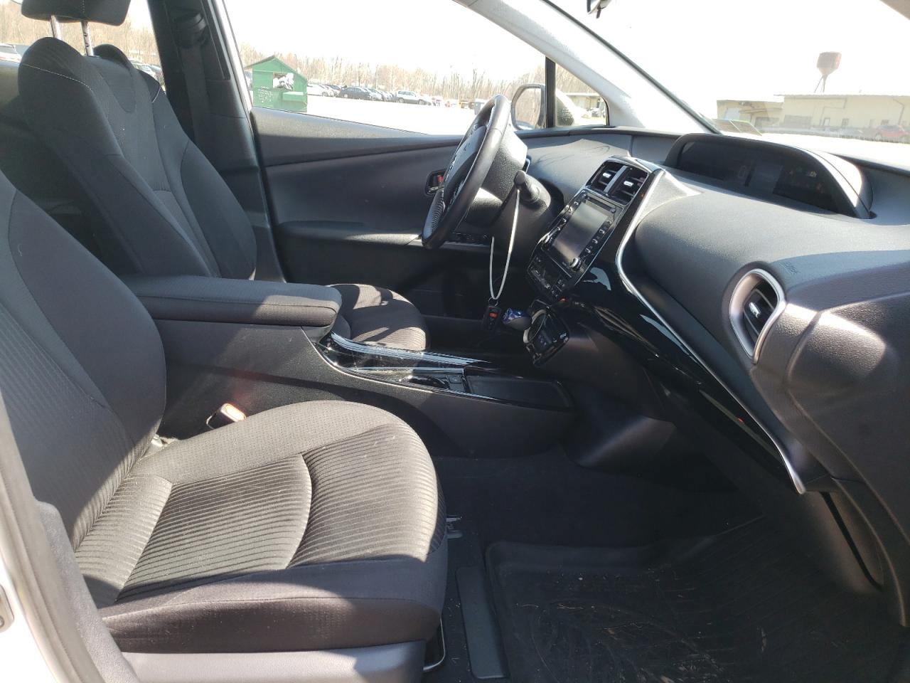 Photo 5 from auction – 2020 TOYOTA PRIUS PRIM with VIN JTDKARFP7L3148342