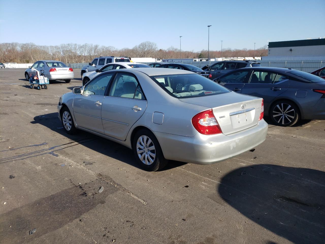 Photo 3 from auction – 2002 TOYOTA CAMRY LE with VIN 4T1BE30K52U560276