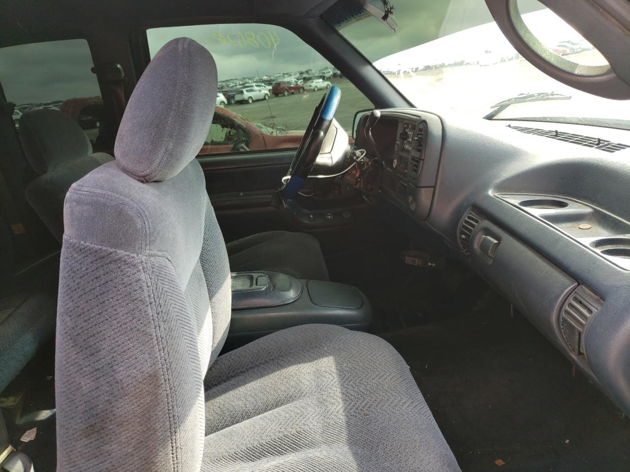 Photo 5 from auction – 1996 CHEVROLET GMT-400 C1 with VIN 2GCEC19R8T1188232