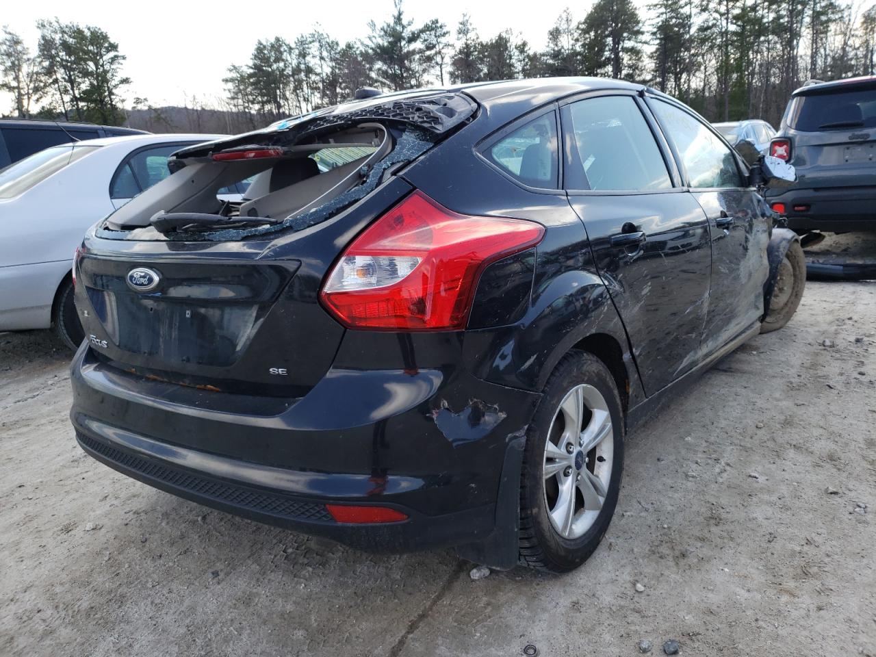 Photo 4 from auction – 2014 FORD FOCUS SE with VIN 1FADP3K2XEL365889