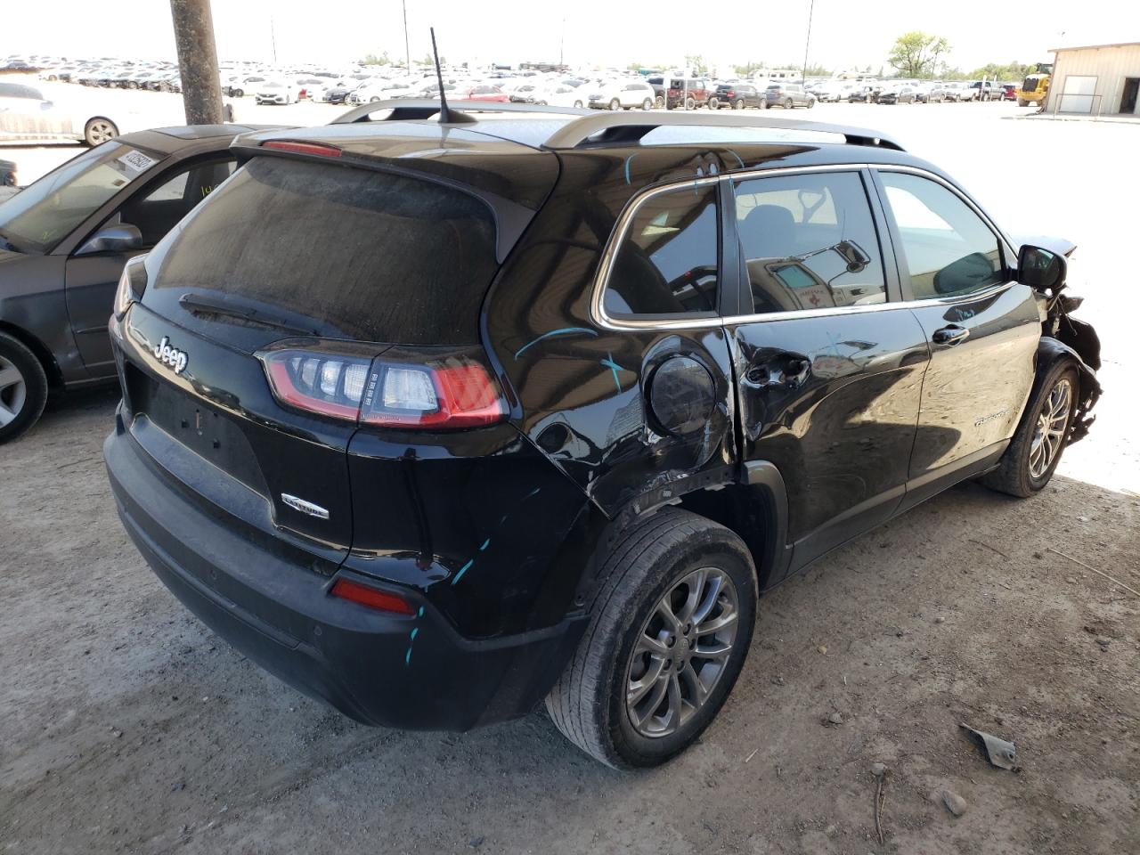 Photo 4 from auction – 2019 JEEP CHEROKEE L with VIN 1C4PJLLB9KD242274