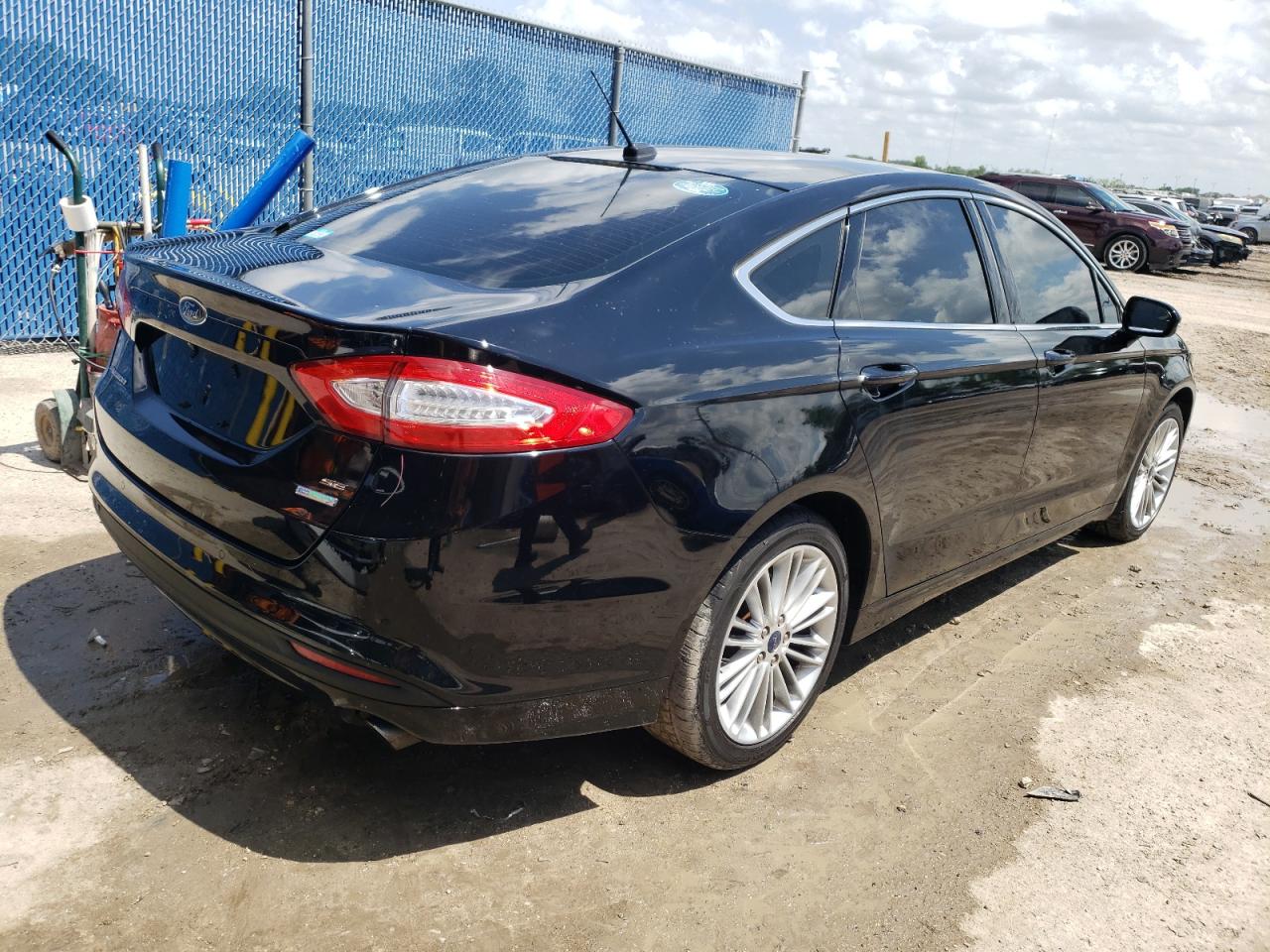 Photo 4 from auction – 2016 FORD FUSION SE with VIN 3FA6P0HD3GR236607